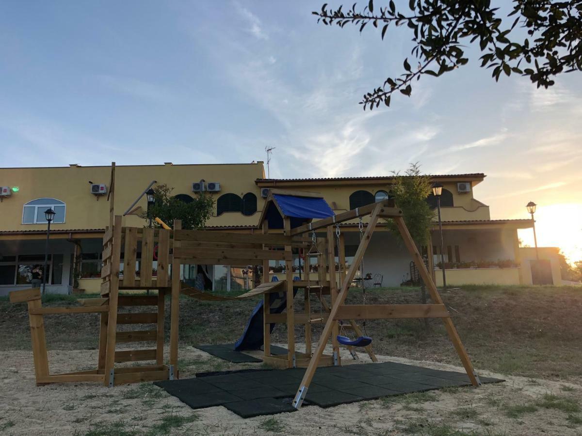 Agriturismo "Lo Zafferano" Aprilia Bagian luar foto